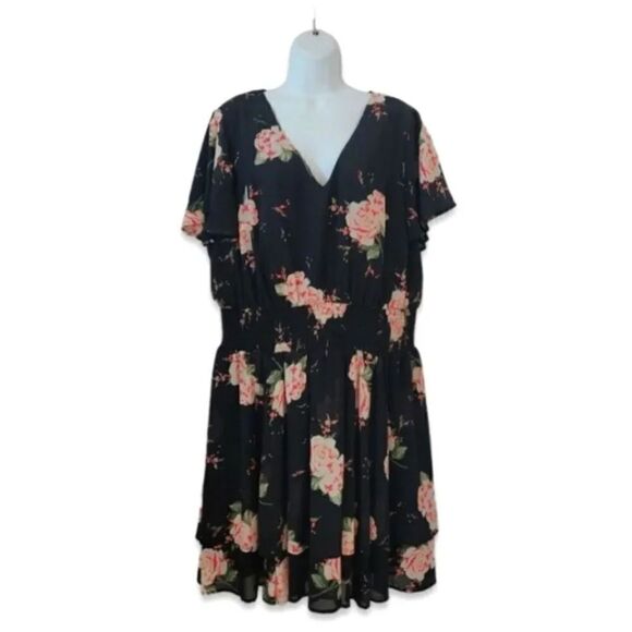 NEW Torrid Black Floral Smocked Georgette Dress in Dream Bouquet Size 2 (2X) - Picture 3 of 13
